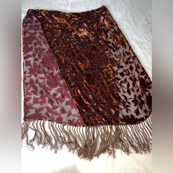 See-through floral scarf/wrap - Picture 3 of 9